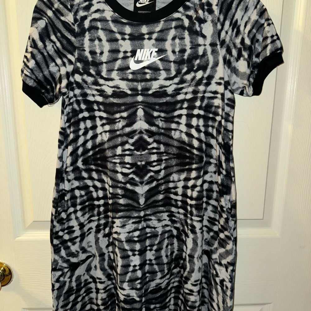 Girls Nike‎ dress size S
